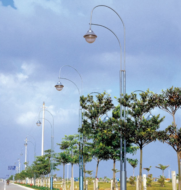 Outdoor lighting projects generally need to use which lamps?